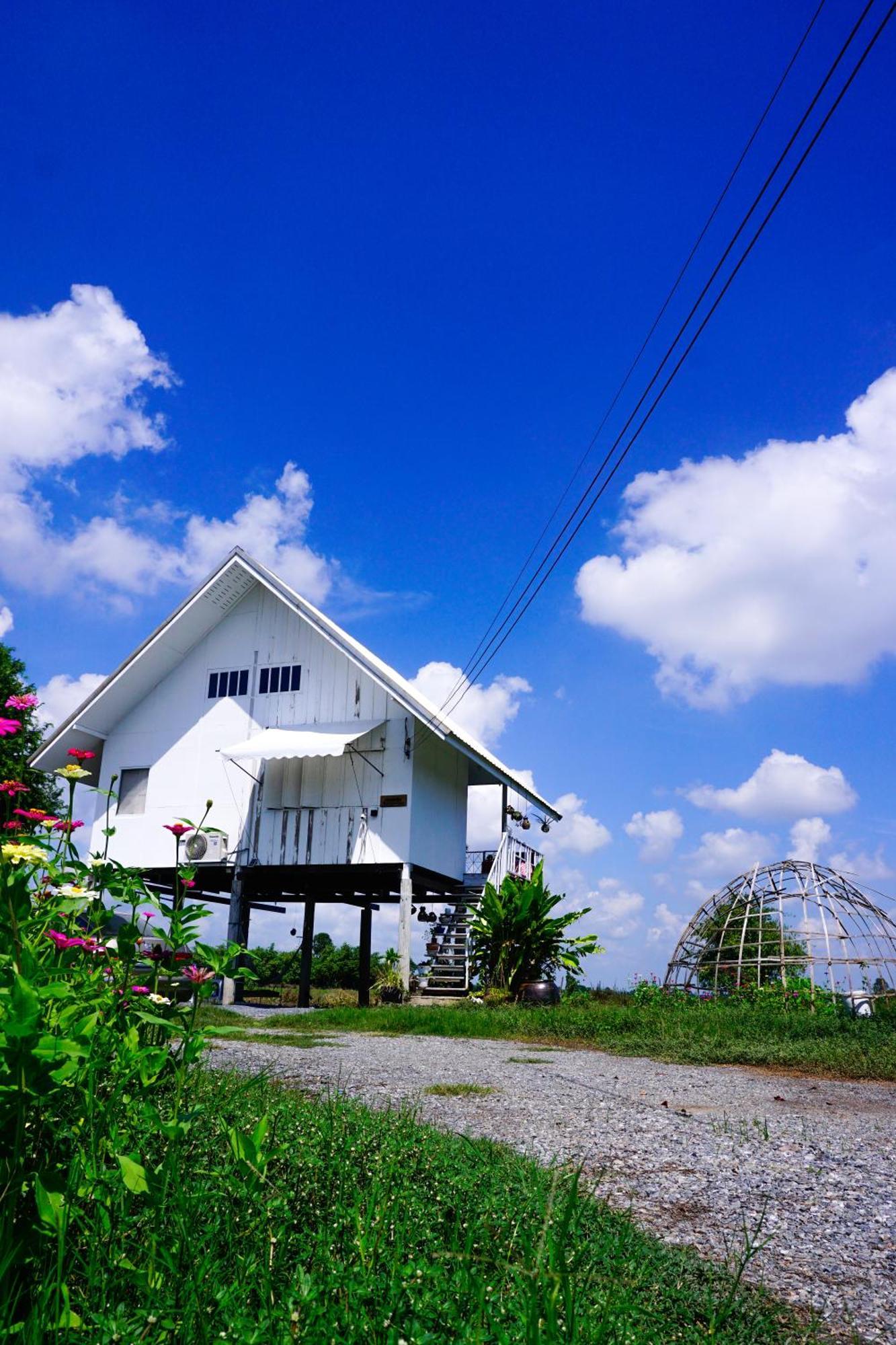 The 99 Cottage Супхан Бури Екстериор снимка